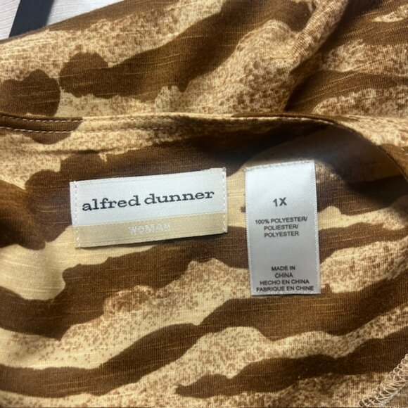 Alfred Dunner Brown & Beige Notched V-Neck Blouse Size 1X - Picture 7 of 7
